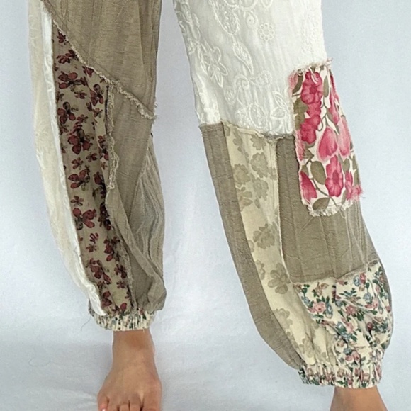 BRAND NEW Floral Patch Pants By POL Sz Small - Picture 12 of 15